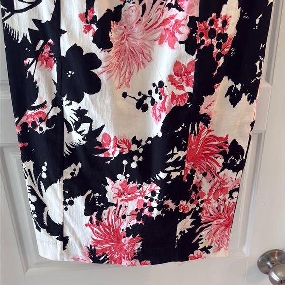 French Connection Floral Black and Pink Dress. Size 4 - Picture 3 of 7